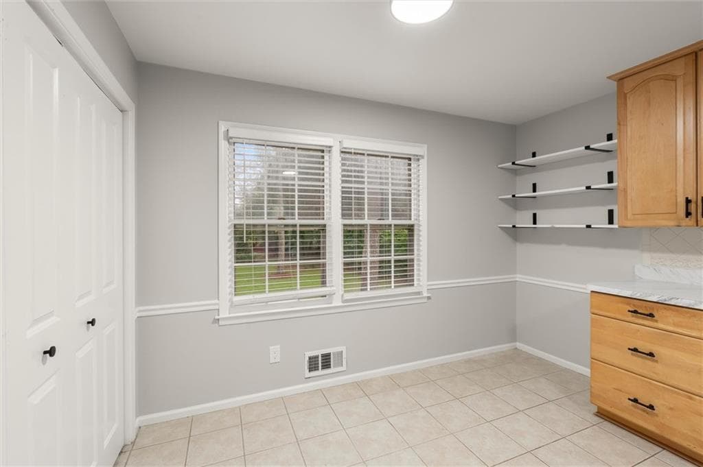5 bedroom, 3 bathroom single family residence for rent at 3220 Casteel Road, Marietta, GA 30062 for $3,400 a month — photo 9