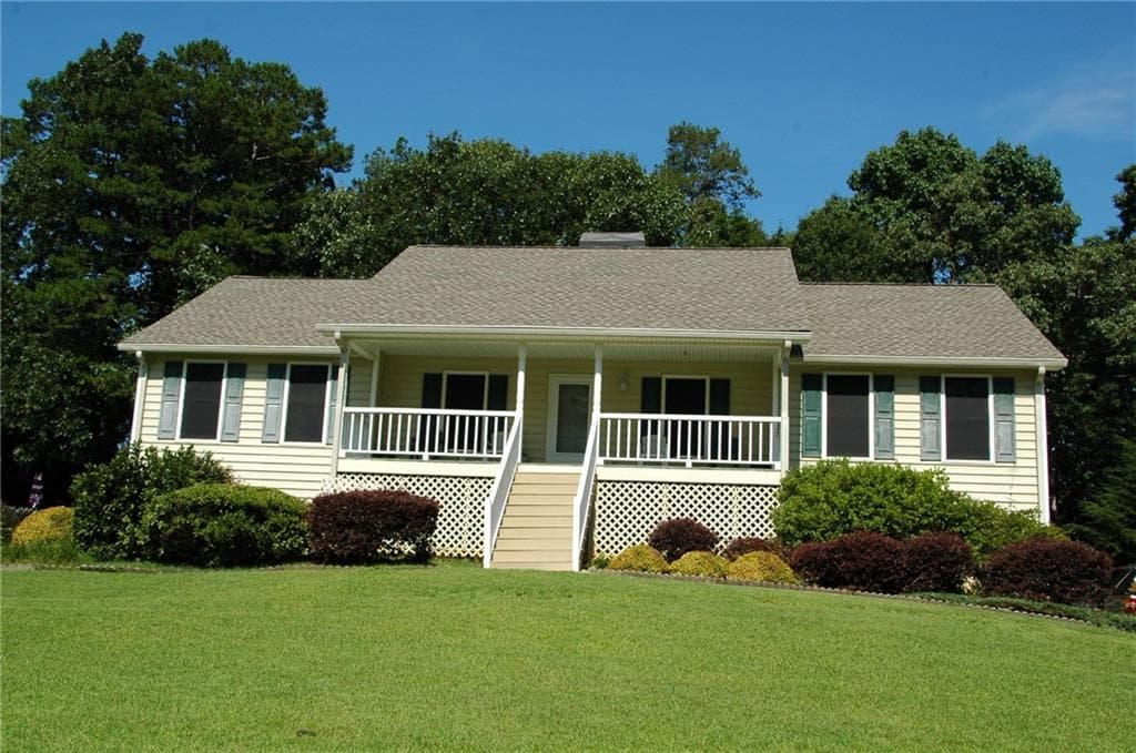 3 bedroom, 3 bathroom, 1,694 sq ft single family residence for sale at 400 Lambeth Drive, Hiram, GA 30141 — photo 2