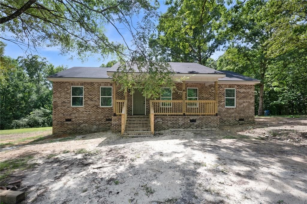3 bedroom, 2 bathroom, 1,250 sq ft single family residence for rent at 135 Holly Creek Drive, Chatsworth, GA 30705 for $1,800 a month — photo 1 of 17