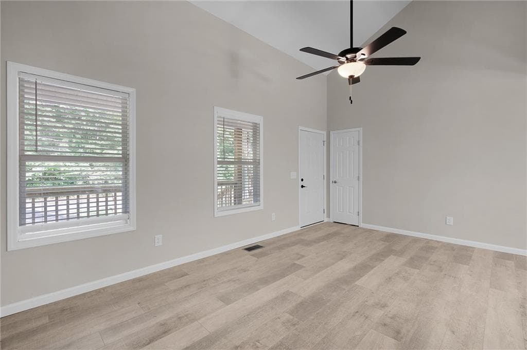 3 bedroom, 2 bathroom, 1,250 sq ft single family residence for rent at 135 Holly Creek Drive, Chatsworth, GA 30705 for $1,800 a month — photo 4