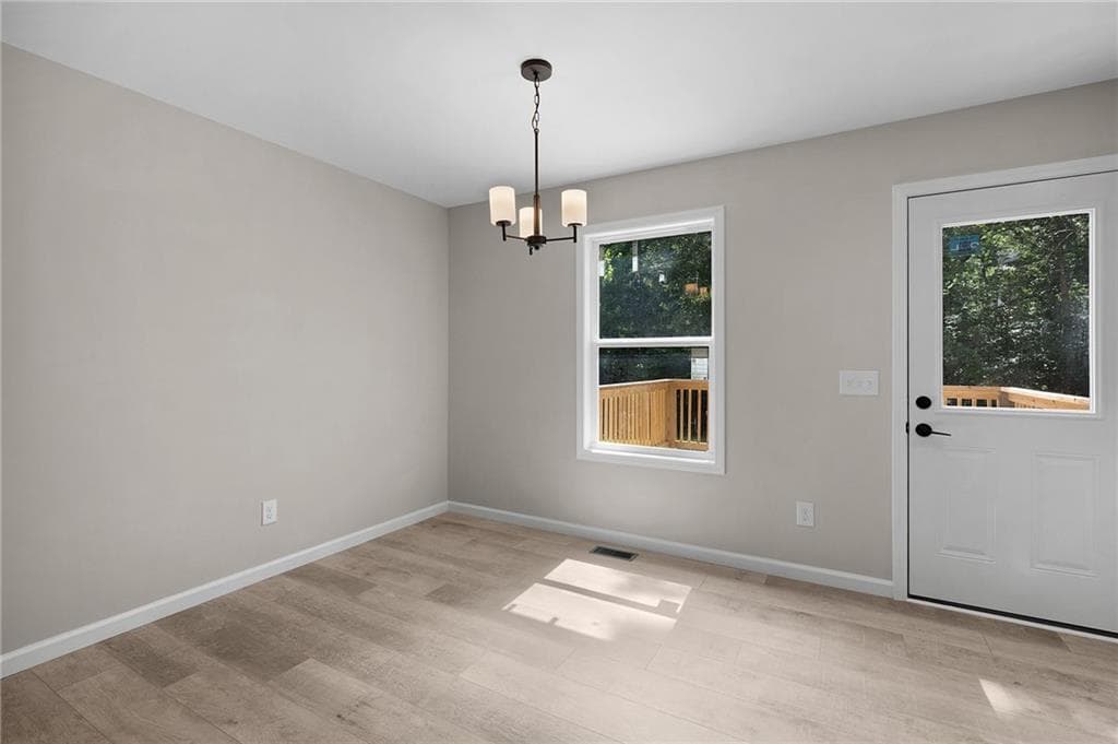 3 bedroom, 2 bathroom, 1,250 sq ft single family residence for rent at 135 Holly Creek Drive, Chatsworth, GA 30705 for $1,800 a month — photo 6