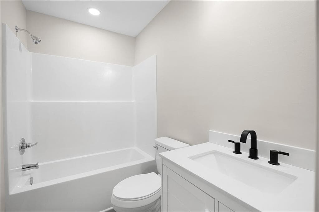 3 bedroom, 2 bathroom, 1,250 sq ft single family residence for rent at 135 Holly Creek Drive, Chatsworth, GA 30705 for $1,800 a month — photo 10