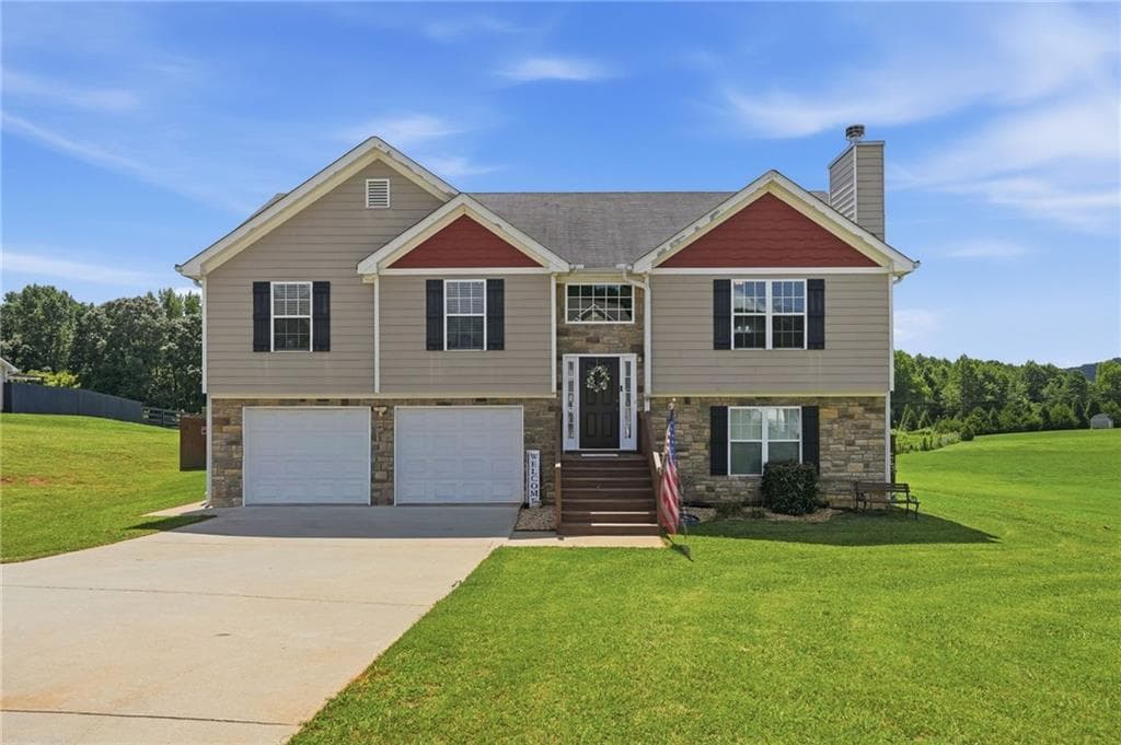 3 bedroom, 3 bathroom, 2,523 sq ft single family residence sold at 8241 Mountain Glen Drive, Clermont, GA 30527