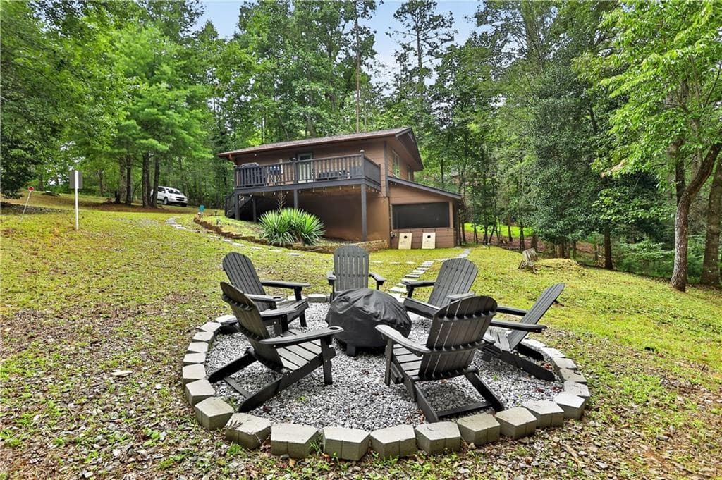 3 bedroom, 2 bathroom, 1,568 sq ft single family residence for sale at 333 Bent Wood Lane, Blue Ridge, GA 30513 — photo 3