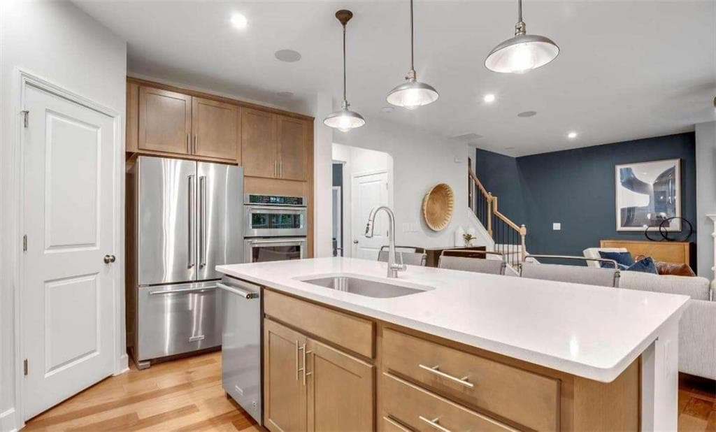 5 bedroom, 5 bathroom, 3,212 sq ft single family residence for rent at 74 Fairway Drive, Acworth, GA 30101 for $4,950 a month — photo 4