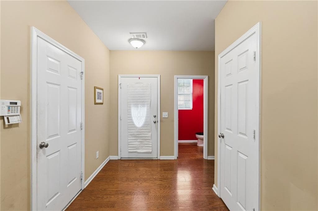 3 bedroom, 3 bathroom, 1,681 sq ft townhouse for sale at 4028 Carlinswood Way, Stone Mountain, GA 30083 — photo 4