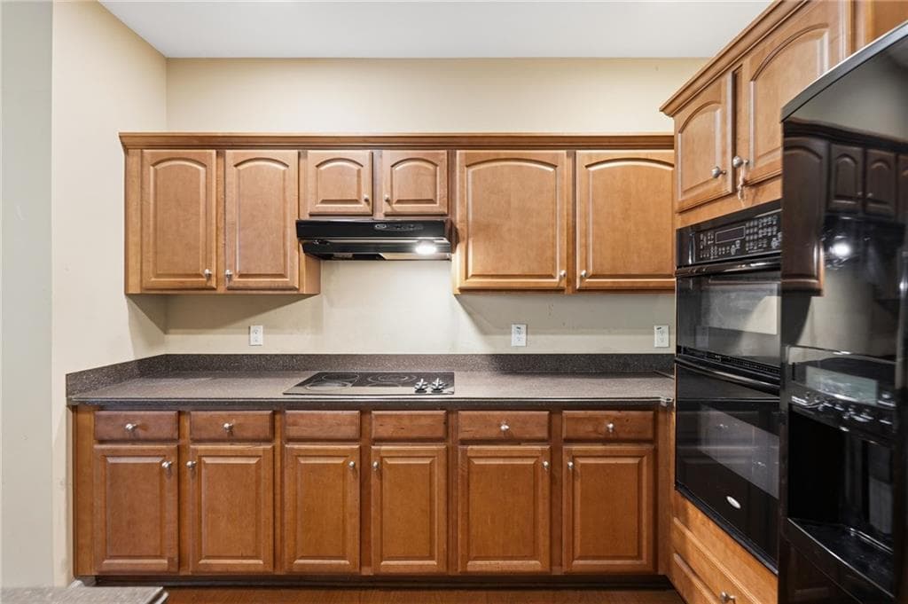 3 bedroom, 3 bathroom, 1,681 sq ft townhouse for sale at 4028 Carlinswood Way, Stone Mountain, GA 30083 — photo 9