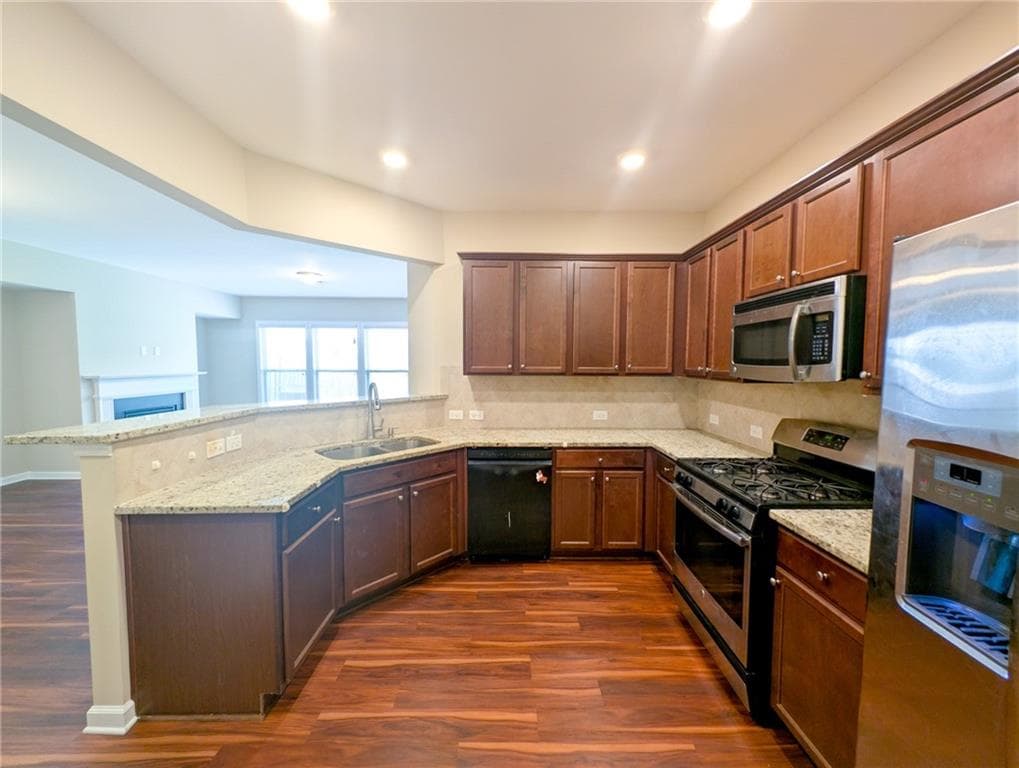 3 bedroom, 3 bathroom, 1,873 sq ft townhouse for sale at 5925 Shiloh Woods Drive, Cumming, GA 30040 — photo 9