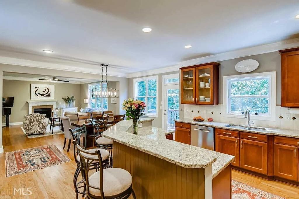 4 bedroom, 4 bathroom, 3,100 sq ft single family residence for rent at 1655 Habershal Drive, Atlanta, GA 30318 for $3,700 a month — photo 10