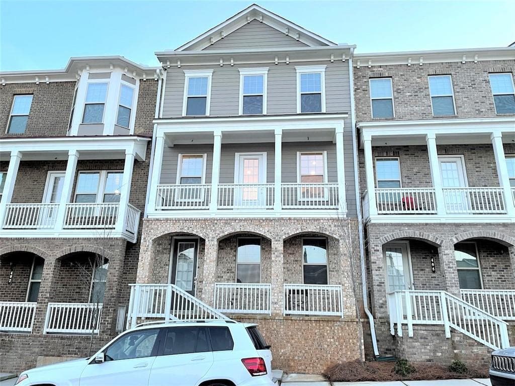 4 bedroom, 4 bathroom, 2,525 sq ft townhouse for rent at 404 Caravelle Walk, Alpharetta, GA 30005 for $3,800 a month