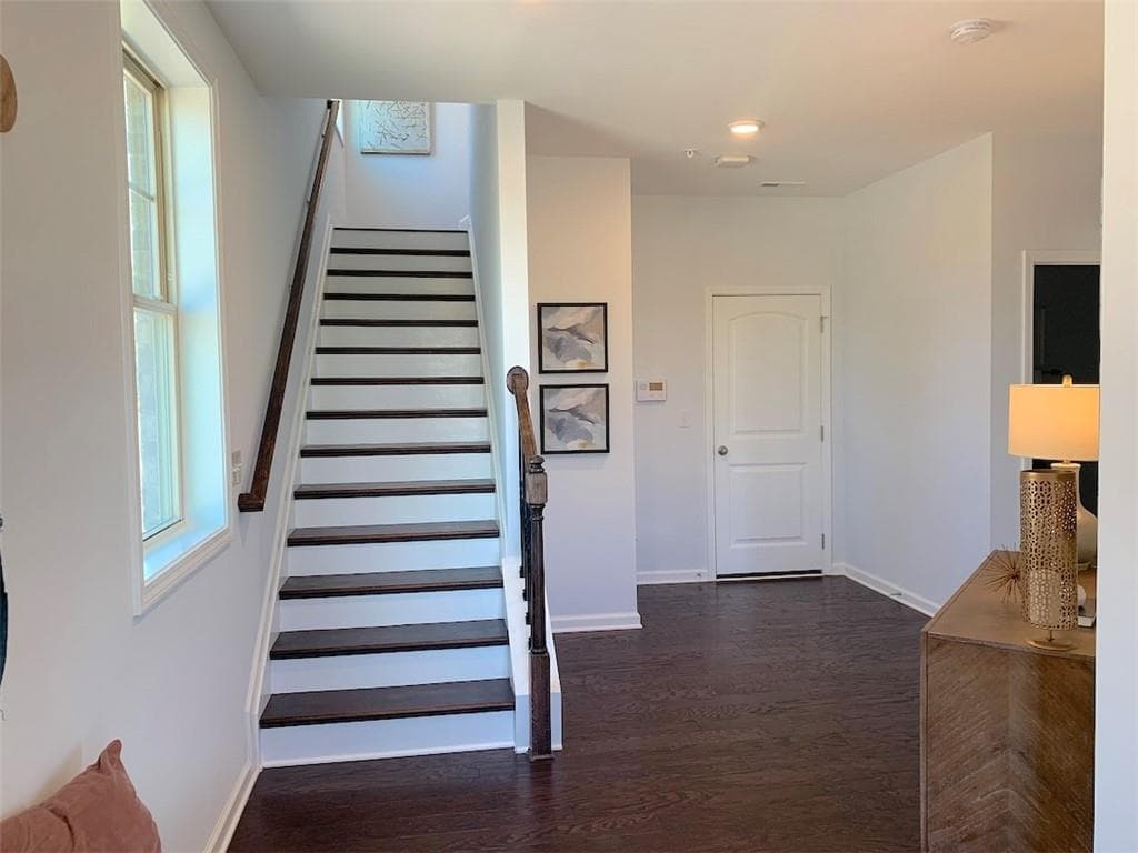 4 bedroom, 4 bathroom, 2,525 sq ft townhouse for rent at 404 Caravelle Walk, Alpharetta, GA 30005 for $3,780 a month — photo 3