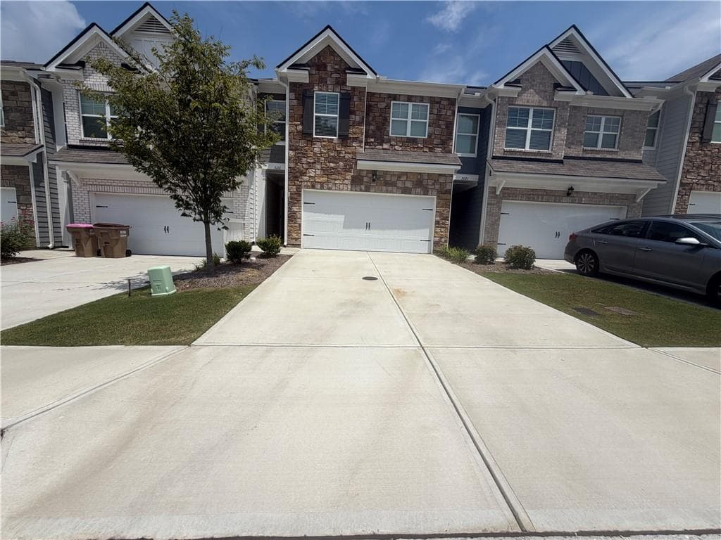 3 bedroom, 3 bathroom, 1,965 sq ft townhouse for rent at 3101 Greyton Drive, Buford, GA 30519 for $2,275 a month — photo 2