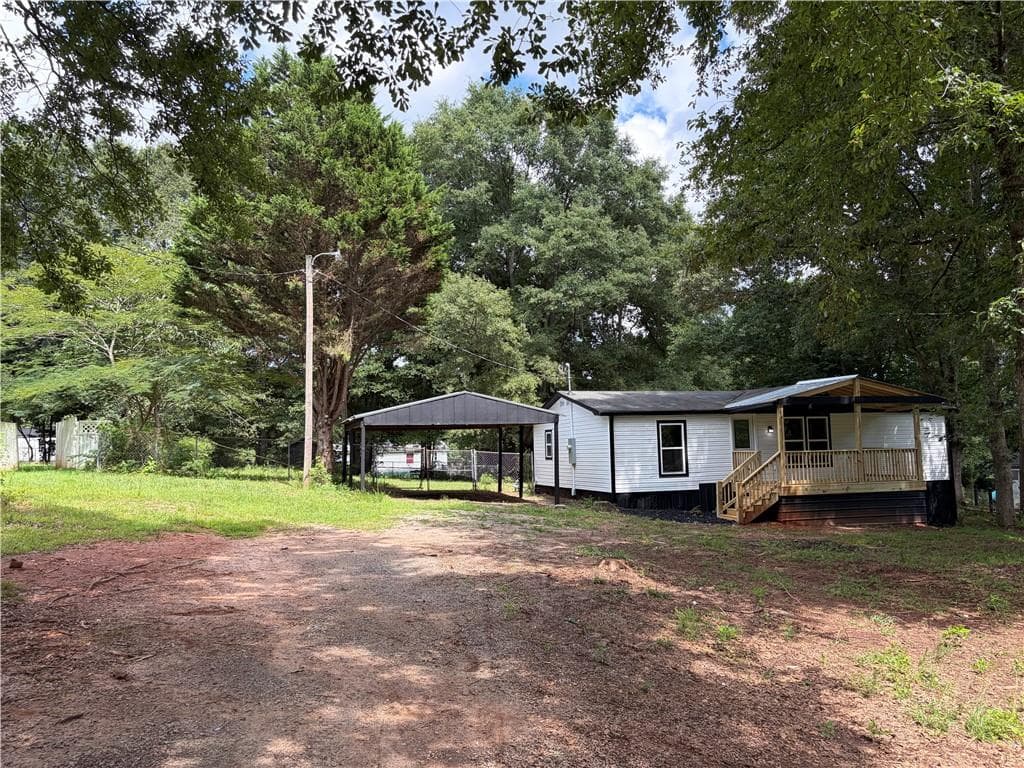 3 bedroom, 2 bathroom, 1,056 sq ft single family residence under contract at 54 Pine Lane, Villa Rica, GA 30180 — photo 5