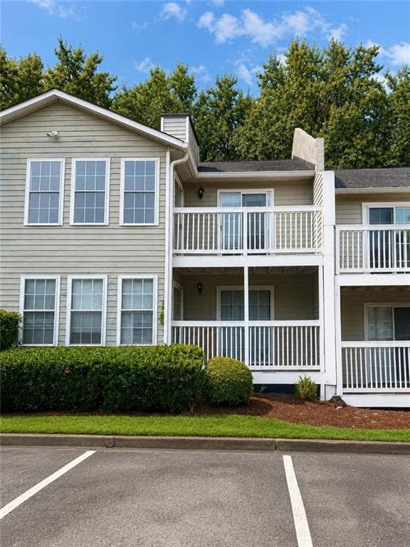 2 bedroom, 2 bathroom, 1,150 sq ft condominium for sale at 1977 Brian Way, Decatur, GA 30033 — photo 1 of 13