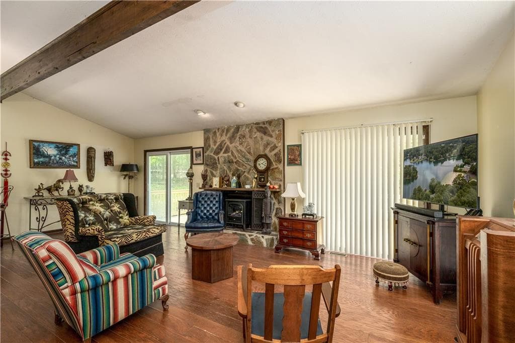 2 bedroom, 2 bathroom, 1,125 sq ft single family residence for sale at 5479 Southern Drive, Villa Rica, GA 30180 — photo 4