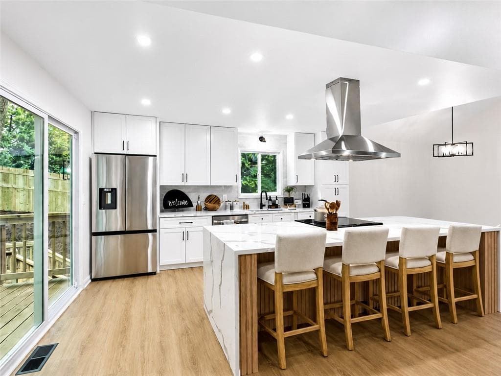 4 bedroom, 3 bathroom, 2,221 sq ft single family residence for sale at 3741 Northpoint Drive, Marietta, GA 30062 — photo 4