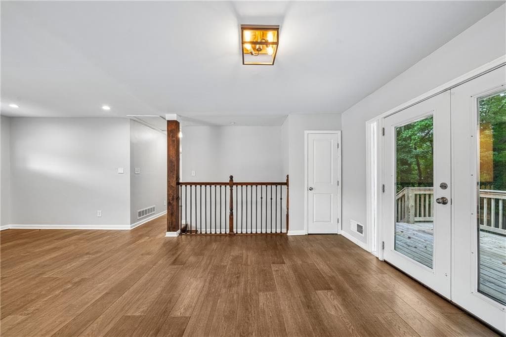 5 bedroom, 3 bathroom, 2,974 sq ft single family residence for sale at 319 Prairie View Place, Atlanta, GA 30311 — photo 3