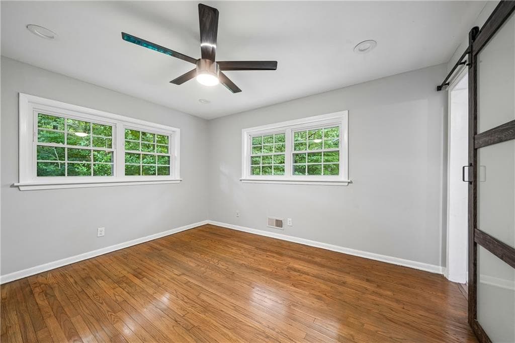 5 bedroom, 3 bathroom, 2,974 sq ft single family residence for sale at 319 Prairie View Place, Atlanta, GA 30311 — photo 4