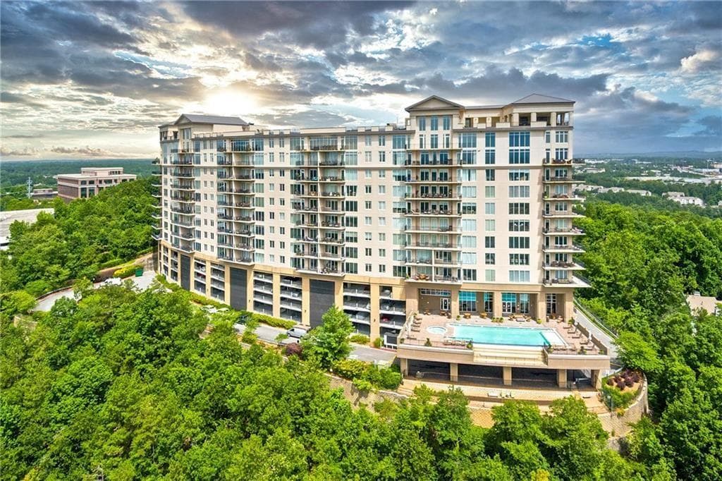 3 bedroom, 3 bathroom, 2,063 sq ft condominium sold at 2950 Mount Wilkinson Parkway 902, Atlanta, GA 30339
