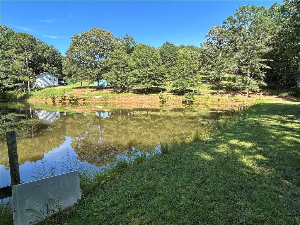 5 bedroom, 1 bathroom, 1,984 sq ft single family residence for sale at 2398 James Springs Road, Danielsville, GA 30633 — photo 2