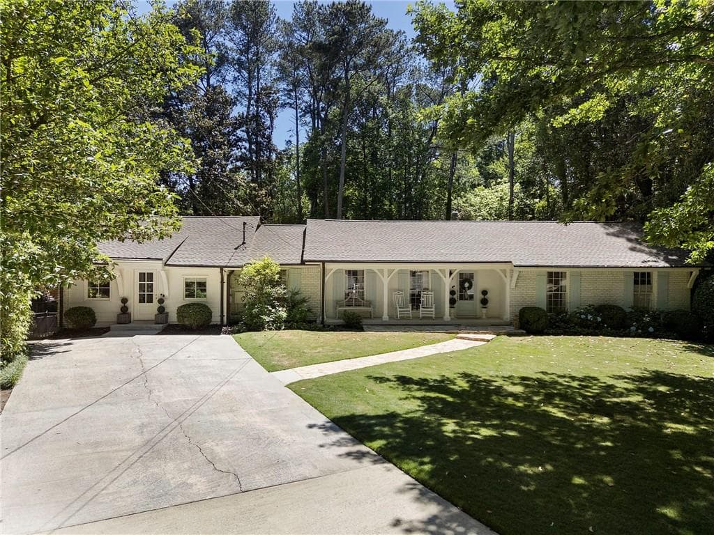 4 bedroom, 4 bathroom, 2,358 sq ft single family residence for rent at 4770 Chatworth Court, Sandy Springs, GA 30342 for $6,000 a month — photo 1 of 74