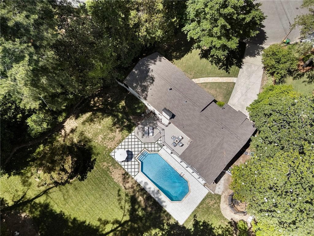 4 bedroom, 4 bathroom, 2,358 sq ft single family residence for rent at 4770 Chatworth Court, Sandy Springs, GA 30342 for $6,000 a month — photo 5