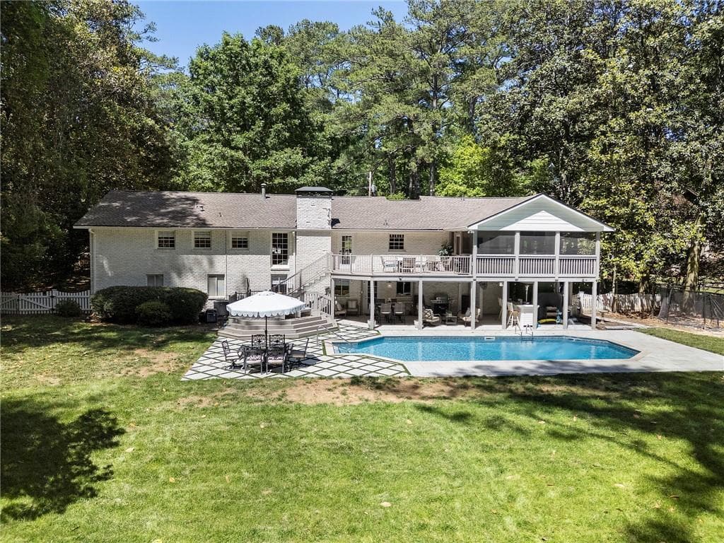 4 bedroom, 4 bathroom, 2,358 sq ft single family residence for rent at 4770 Chatworth Court, Sandy Springs, GA 30342 for $6,000 a month — photo 6