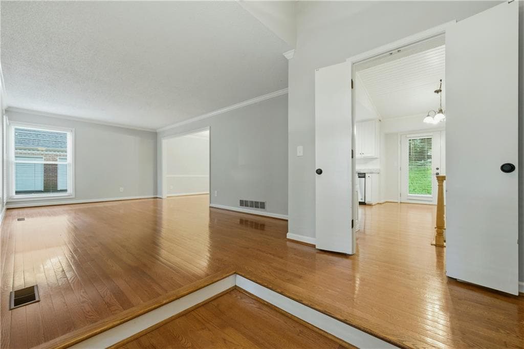 4 bedroom, 3 bathroom, 3,054 sq ft single family residence for sale at 2293 Chimney Springs Drive, Marietta, GA 30062 — photo 4