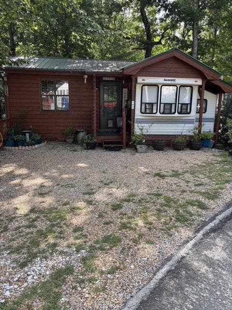 1 bedroom, 1 bathroom, 826 sq ft single family residence for sale at 50 Rocky Lane, Cleveland, GA 30528 — photo 4