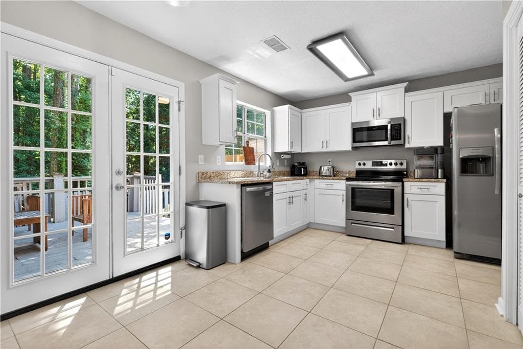3 bedroom, 3 bathroom, 1,656 sq ft single family residence for rent at 5035 N Bridges Drive, Alpharetta, GA 30022 for $2,550 a month — photo 8