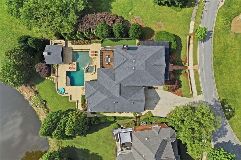5 bedroom, 6 bathroom, 5,784 sq ft single family residence for sale at 1072 Moores Walk Lane, Suwanee, GA 30024 — photo 8