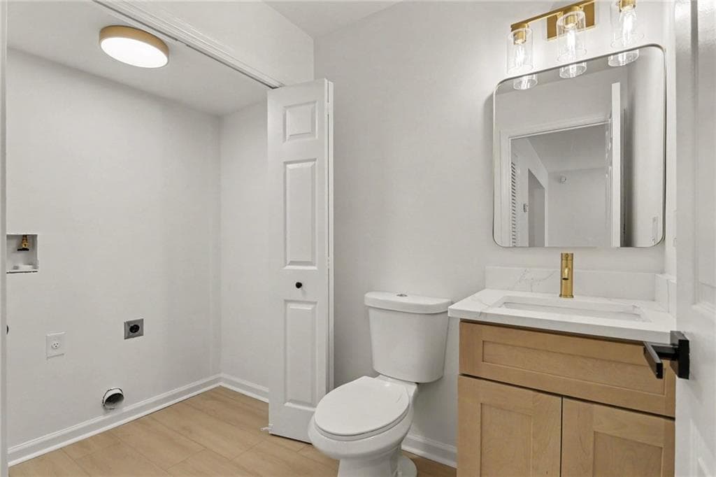 2 bedroom, 3 bathroom, 1,240 sq ft townhouse for sale at 201 Holcomb Ferry Road, Roswell, GA 30076 — photo 7