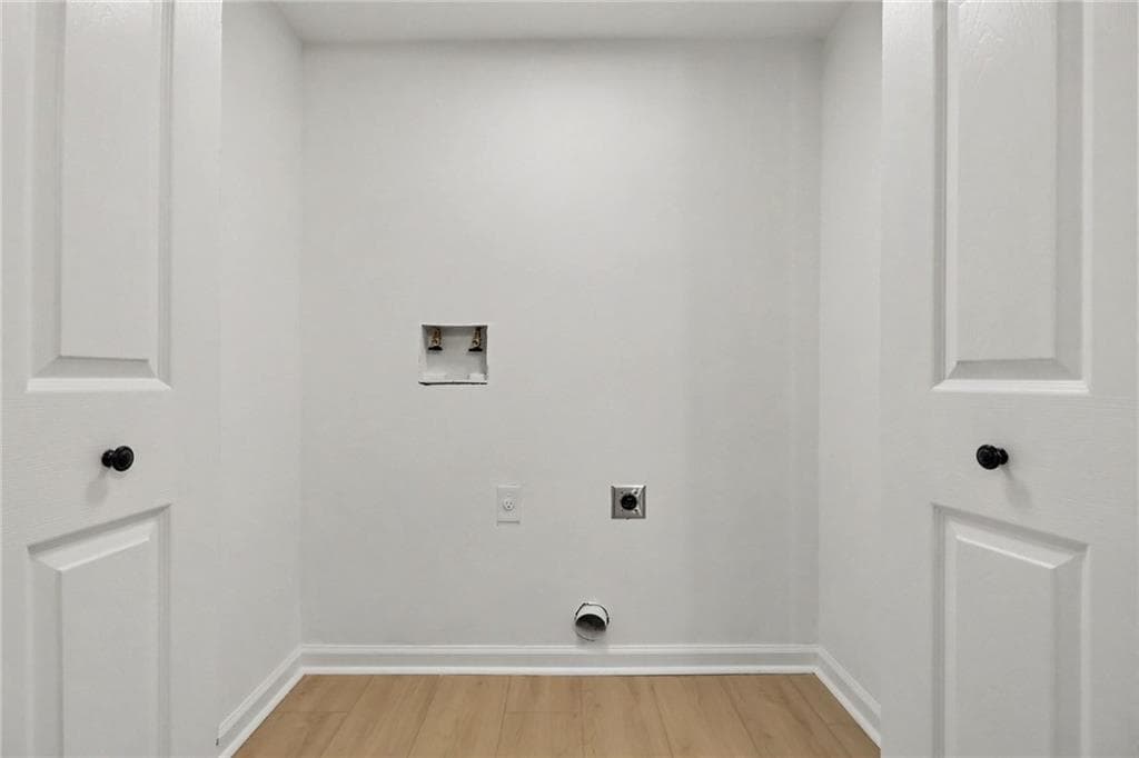 2 bedroom, 3 bathroom, 1,240 sq ft townhouse for sale at 201 Holcomb Ferry Road, Roswell, GA 30076 — photo 8