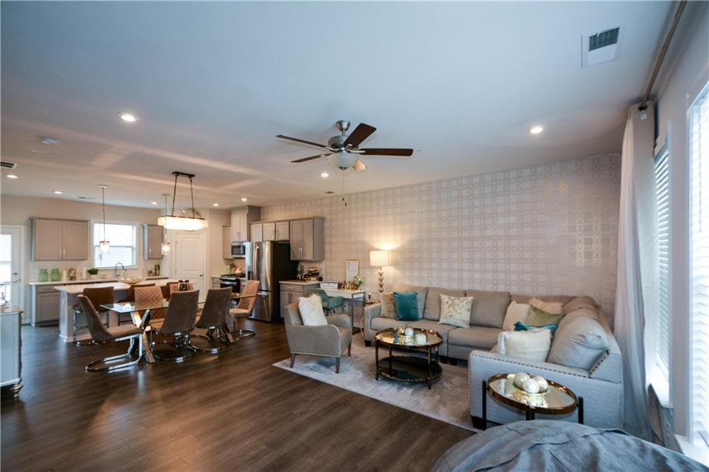3 bedroom, 3 bathroom, 1,846 sq ft townhouse for sale at 6605 Brooklyn Court, Mableton, GA 30126 — photo 5