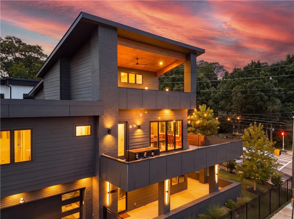 5 bedroom, 5 bathroom, 2,713 sq ft townhouse for sale at 10 Moreland, Atlanta, GA 30307 — photo 2