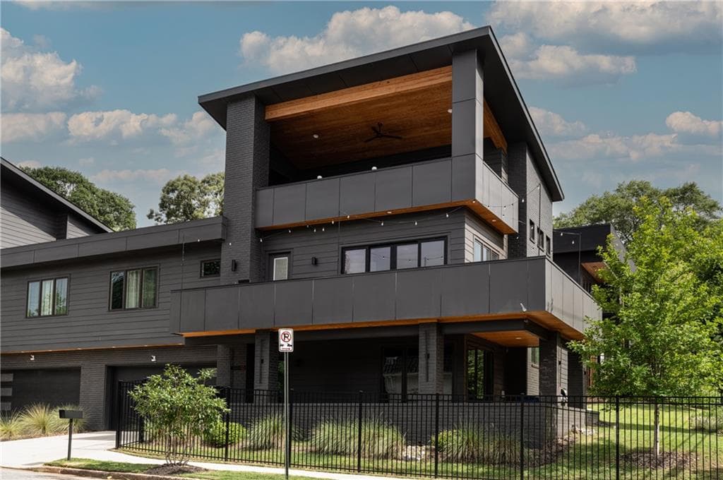 5 bedroom, 5 bathroom, 2,713 sq ft townhouse for sale at 10 Moreland, Atlanta, GA 30307 — photo 3