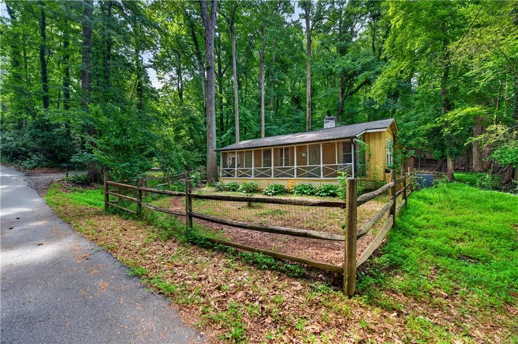 130 Chestnut Street, Roswell, GA 30075 — most recent listing photo