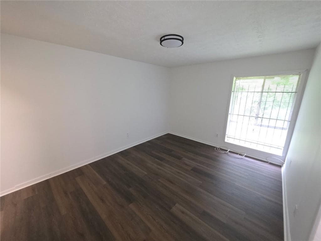 2 bedroom, 1 bathroom, 994 sq ft condominium for sale at 3183 Nectarine Circle, Decatur, GA 30034 — photo 6