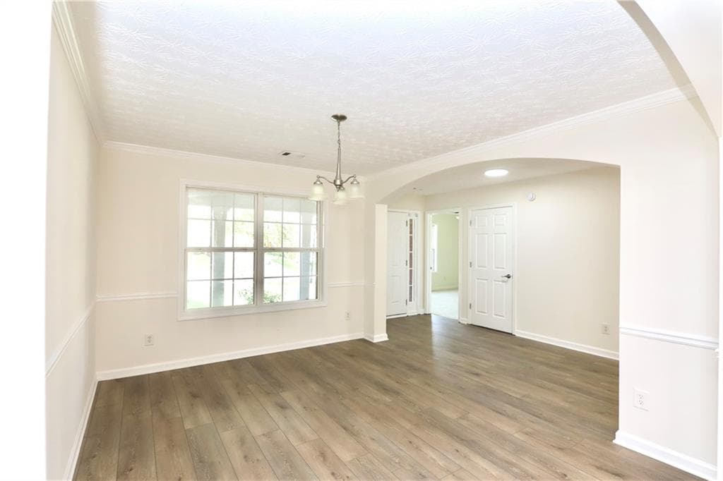5 bedroom, 3 bathroom, 3,660 sq ft single family residence for sale at 4081 Savannah Ridge Trace, Loganville, GA 30052 — photo 6