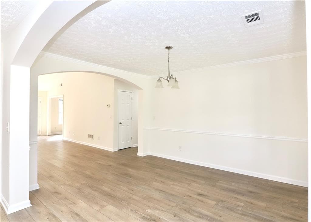 5 bedroom, 3 bathroom, 3,660 sq ft single family residence for sale at 4081 Savannah Ridge Trace, Loganville, GA 30052 — photo 7