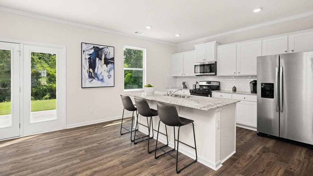 4 bedroom, 3 bathroom, 2,340 sq ft single family residence under contract at 395 Belmont Drive, Cartersville, GA 30120 — photo 5