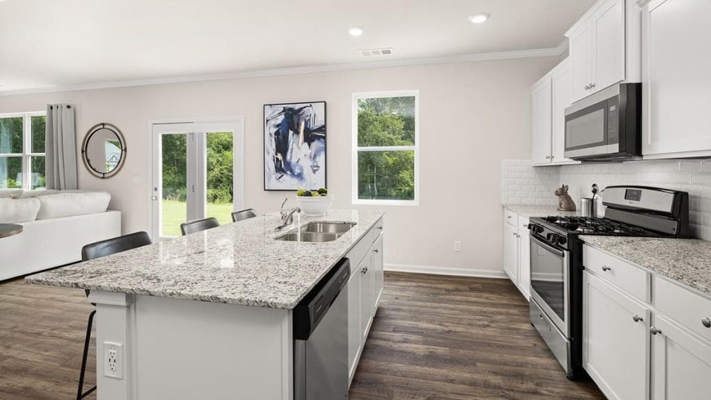 4 bedroom, 3 bathroom, 2,340 sq ft single family residence under contract at 395 Belmont Drive, Cartersville, GA 30120 — photo 6