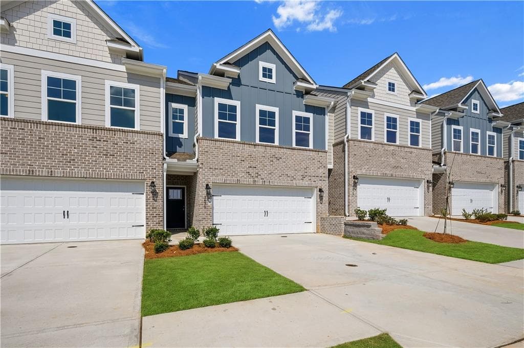 3 bedroom, 3 bathroom, 1,849 sq ft townhouse for sale at 3651 Donovan Circle, Loganville, GA 30052 — photo 3
