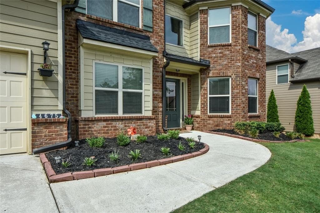 5 bedroom, 3 bathroom, 2,765 sq ft single family residence for sale at 4675 Orchard View Way, Cumming, GA 30028 — photo 4