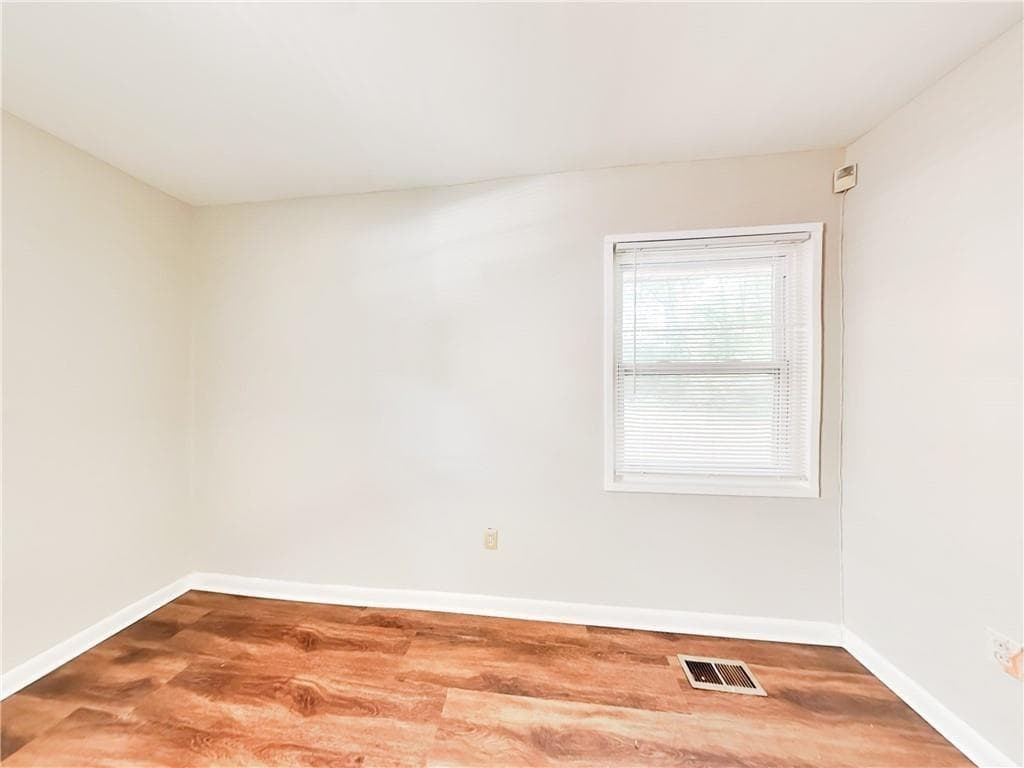 2 bedroom, 1 bathroom, 856 sq ft duplex for rent at 199 Howard Street Unit 2, Atlanta, GA 30317 for $1,345 a month — photo 4