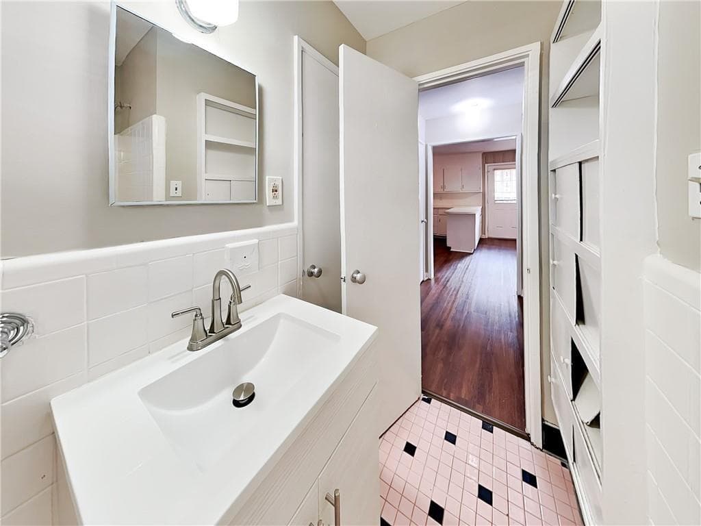 2 bedroom, 1 bathroom, 856 sq ft duplex for rent at 199 Howard Street Unit 2, Atlanta, GA 30317 for $1,345 a month — photo 9