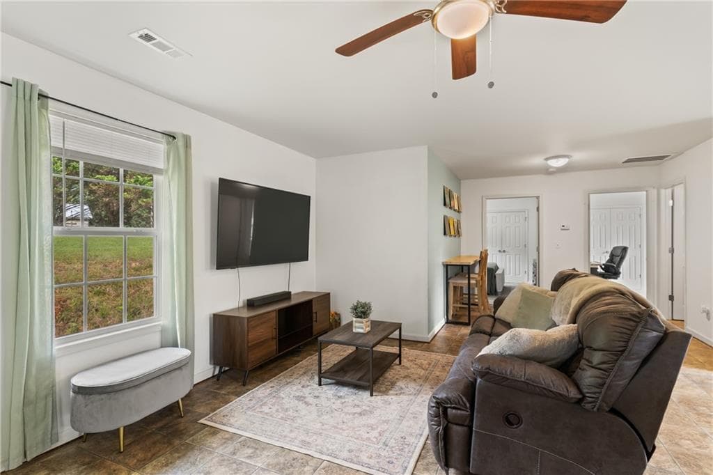 2 bedroom, 2 bathroom, 1,008 sq ft single family residence for sale at 234 Jim Pruitt Road, Dahlonega, GA 30533 — photo 3