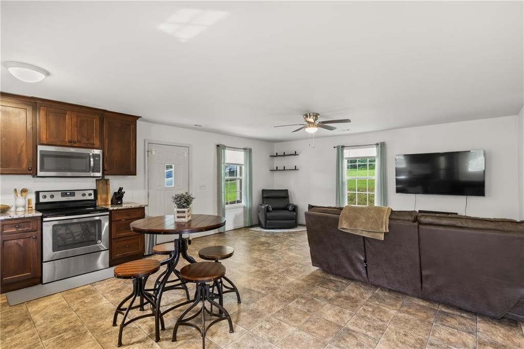 2 bedroom, 2 bathroom, 1,008 sq ft single family residence for sale at 234 Jim Pruitt Road, Dahlonega, GA 30533 — photo 5