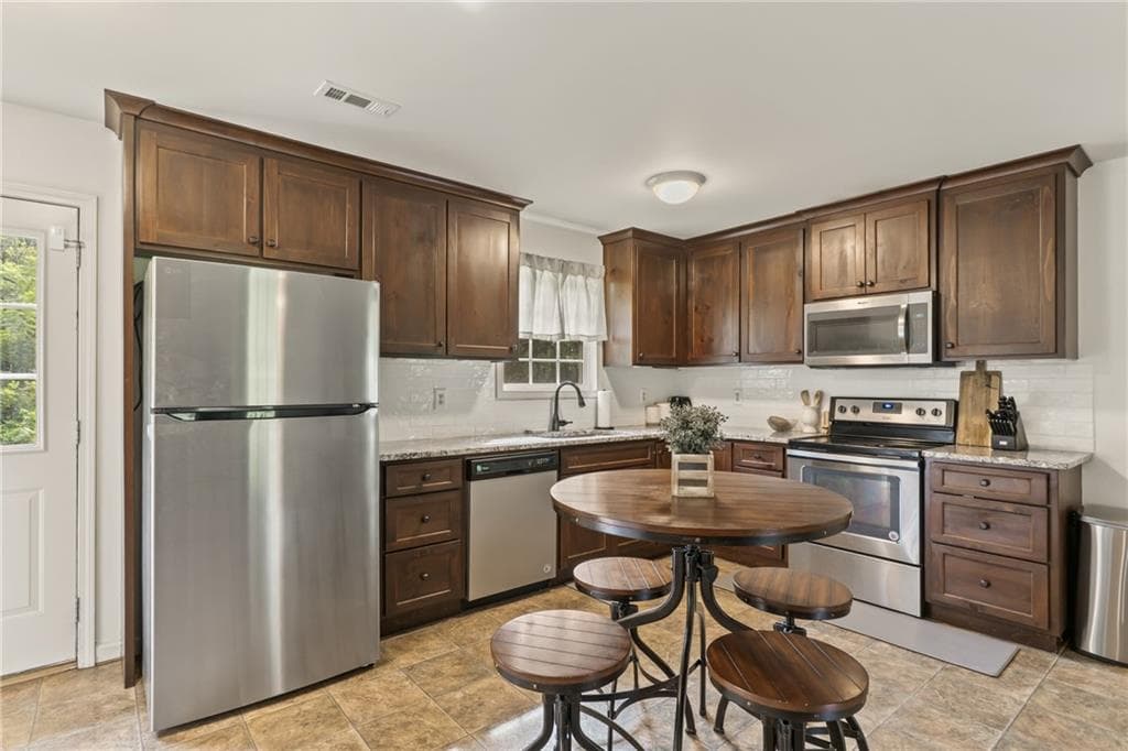 2 bedroom, 2 bathroom, 1,008 sq ft single family residence for sale at 234 Jim Pruitt Road, Dahlonega, GA 30533 — photo 6