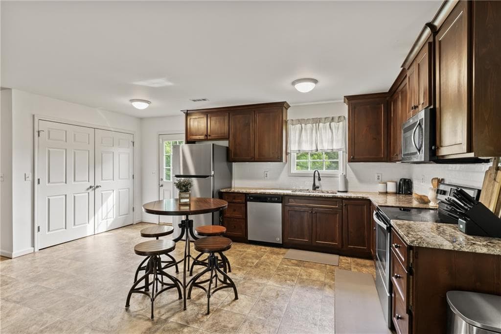 2 bedroom, 2 bathroom, 1,008 sq ft single family residence for sale at 234 Jim Pruitt Road, Dahlonega, GA 30533 — photo 7